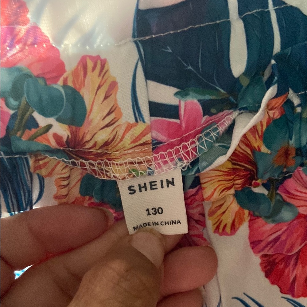 SHEIN Tropical Floral Print Top
